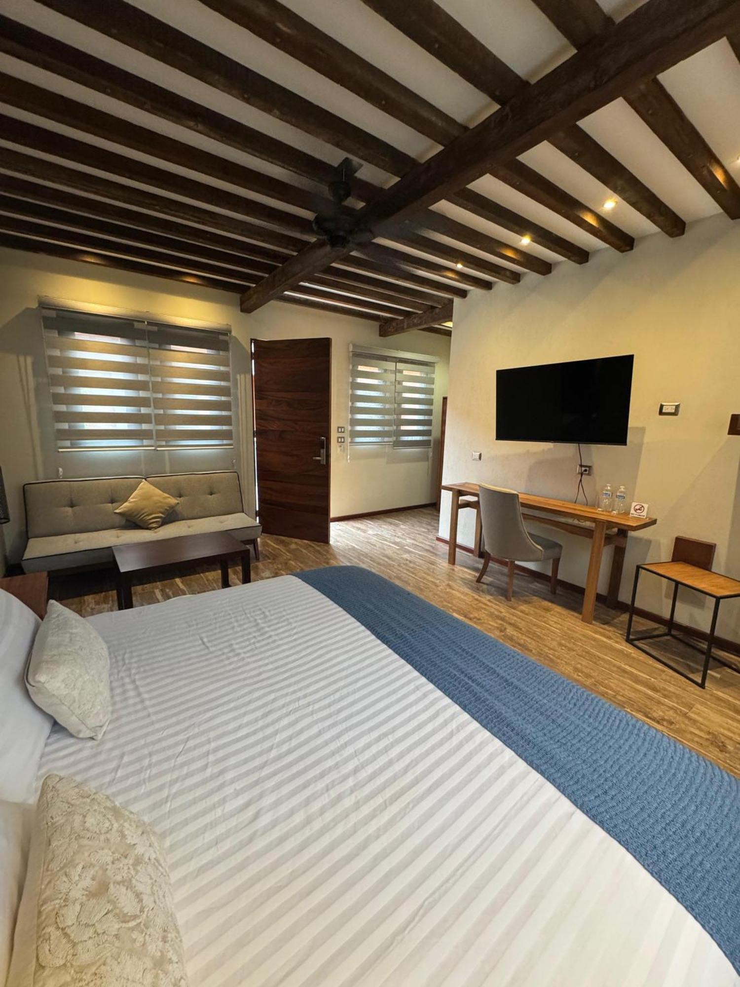 Hotel Arista 1026 San Luis Potosí Екстериор снимка